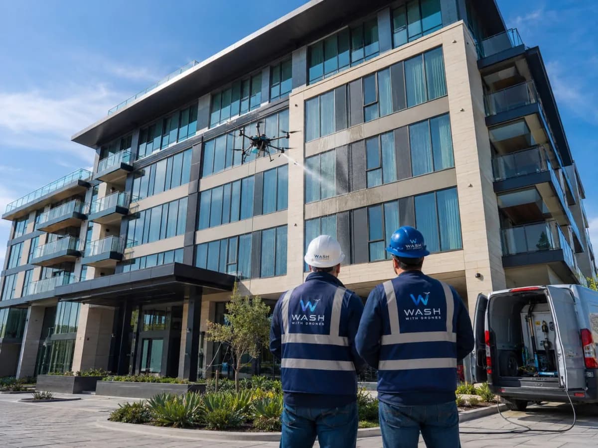 Facades & exteriors cleaning